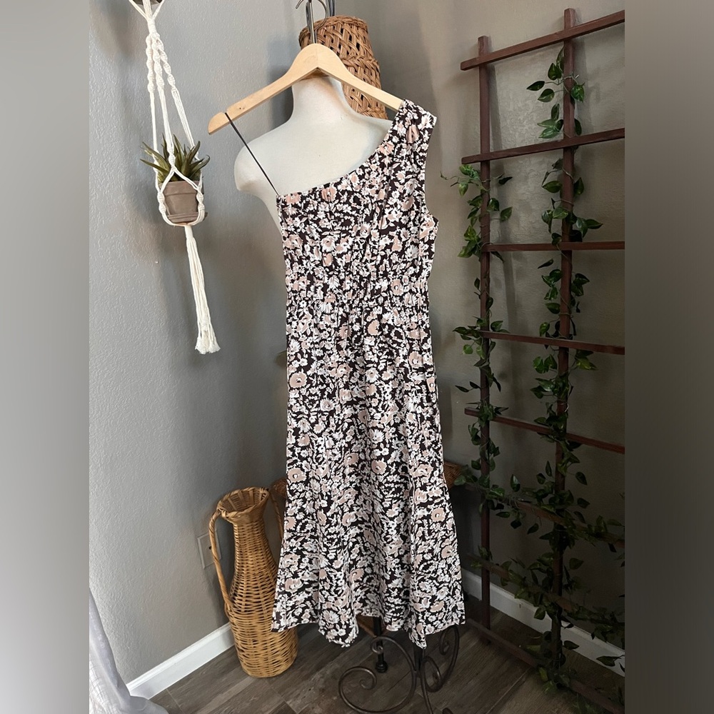 RAILS Selani Midi Dress
Russet Floral One Shoulder XS - Picture 8 of 10